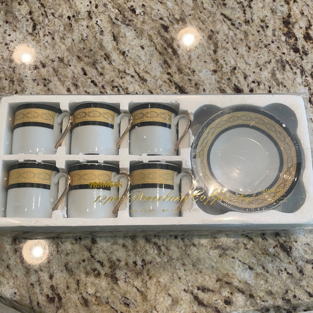 L24 Ct Gold Plated Turkish coffee cups.